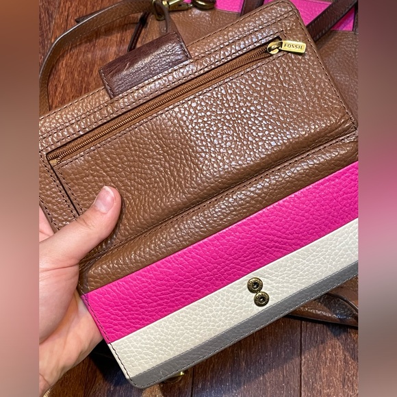 Fossil Convertible Purse/Backpack and Wallet Set - Picture 7 of 8